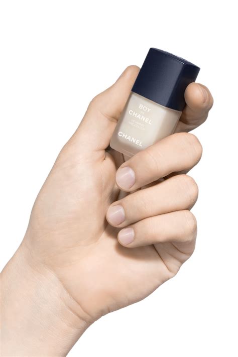 chanel boy de chanel nail polish